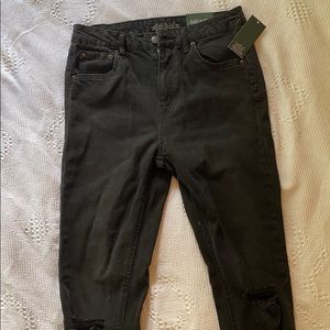 High rise skinny jeans, frayed bottom